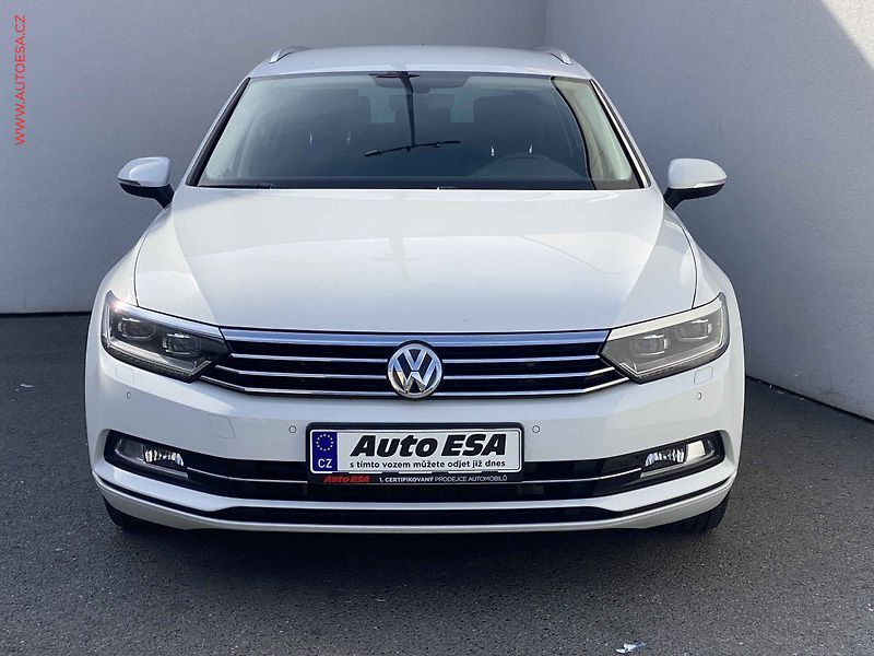Volkswagen Passat (2016) 2.0TDi, Comfortline, DSG, LED - fotka 2 z 19