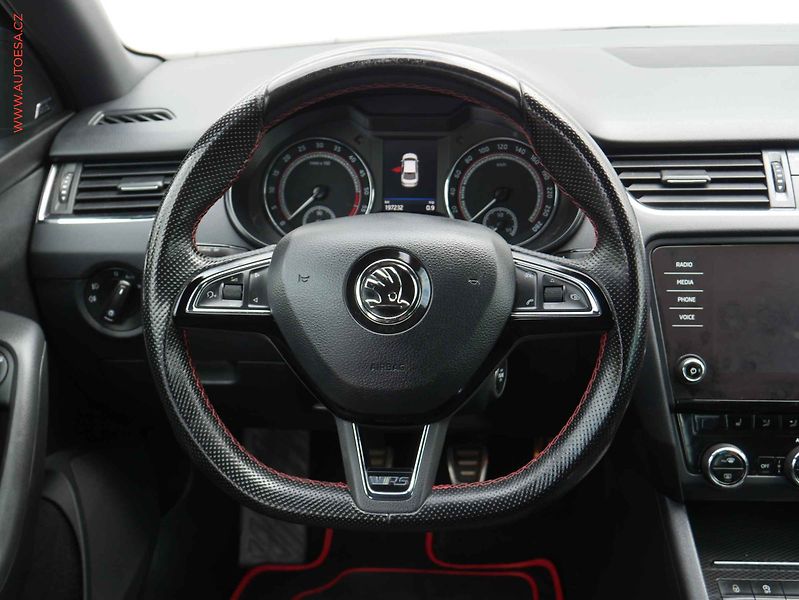 Škoda Octavia (2017) 2.0 TDi, RS, LED - fotka 15 z 18