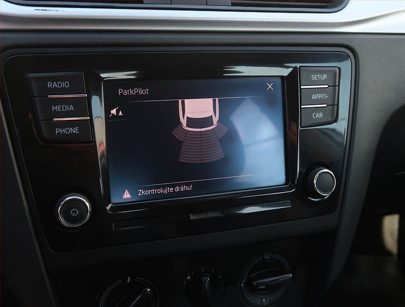 Škoda Rapid (2019) Spaceback 1.0 TSI, ČR,1.maj - fotka 17 z 17