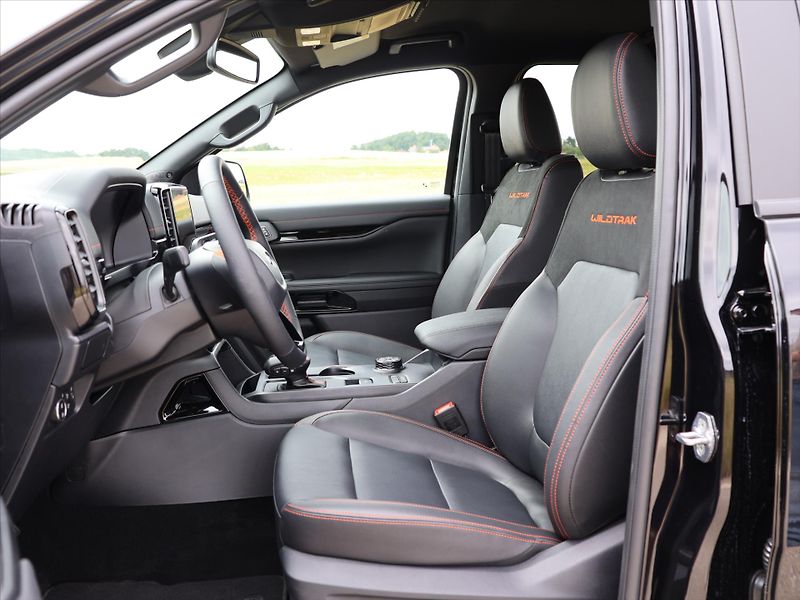 Ford Ranger 3,0 TDi V6 Double Cab WILDTRAK - fotka 11 z 34