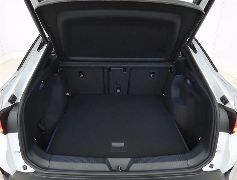 Volkswagen ID.5 (2023) Pro Perf. (82 kWh), SoH 95% - fotka 14 z 25