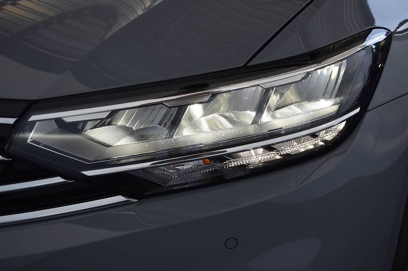 Volkswagen Passat Variant (2023) 1.5TSI 110kW, LED,Manuál - fotka 21 z 23