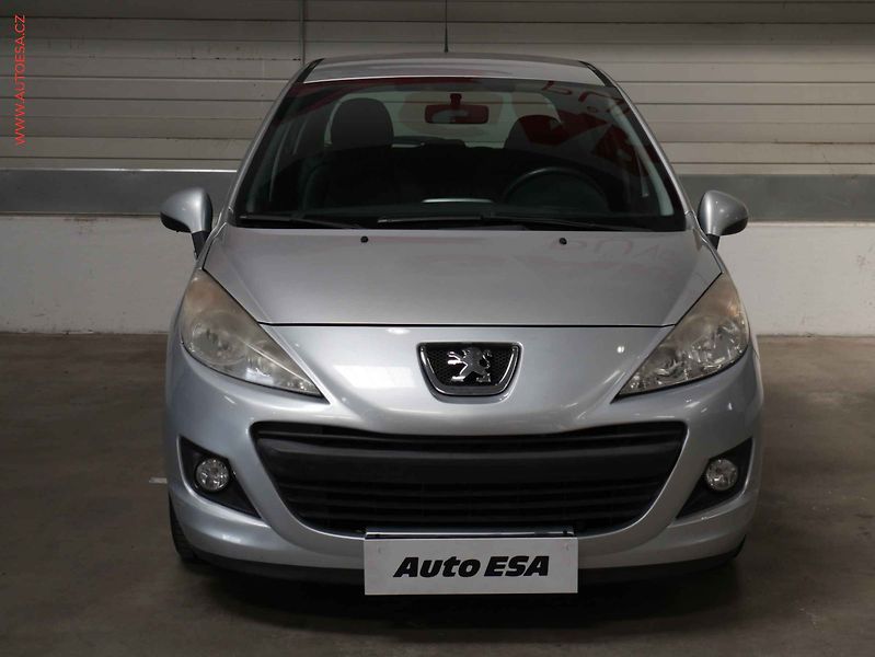 Peugeot 207 (2010) 1.4 HDi, 2.maj, AC - fotka 2 z 16