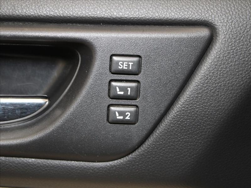 Subaru Outback 2,5 i 129kW 4WD Exclusice ČR - fotka 17 z 28