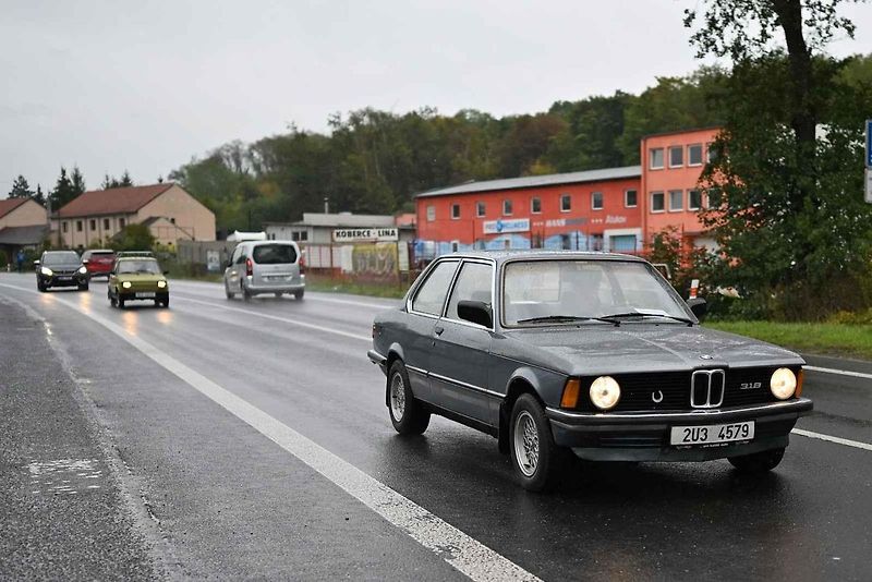 Michal Kerner si během pandemie covid-19 a lockdownů pěkně opravoval trabanta. Dnes spolu s manželkou Lenkou mohou hrdě objíždět srazy veteránů, kde vzbuzují zaslouženou pozornost.