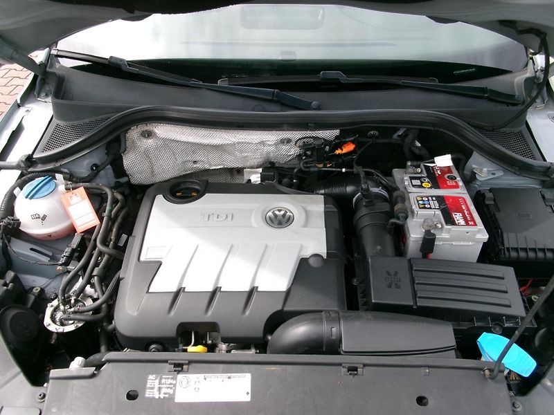 Volkswagen Tiguan (2010) 2,0TDI DSG AC 4x4 TEMP TAŽNÉ - fotka 30 z 31