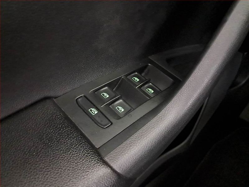 Škoda Octavia (2020) 1.6 TDI, Tempomat - fotka 15 z 16