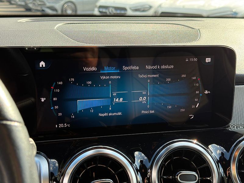 Mercedes-Benz GLB 200 d 4MATIC - fotka 33 z 35