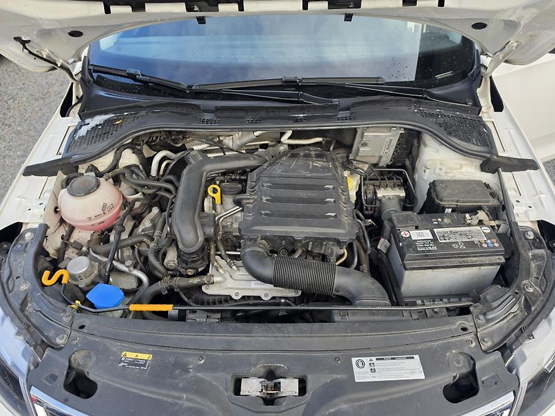 Škoda Rapid 1.0 TSi 64tkm - fotka 16 z 17