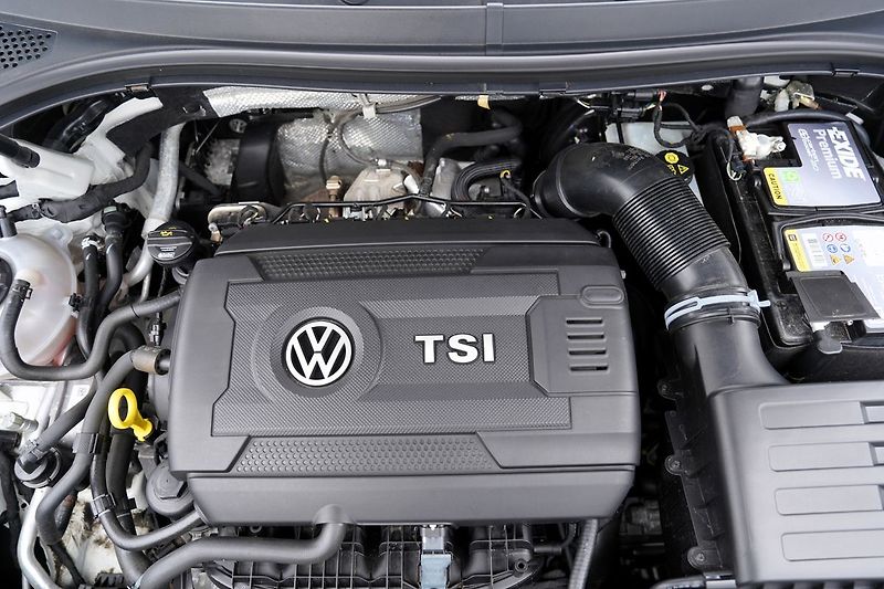 Volkswagen Tiguan 2.0 TSI 4Motion/DSG/R-line/ČR - fotka 10 z 54