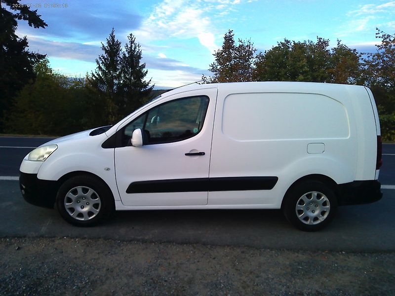 Peugeot Partner 1.6 e-HDi, 66 kW, klima, LONG - fotka 2 z 25