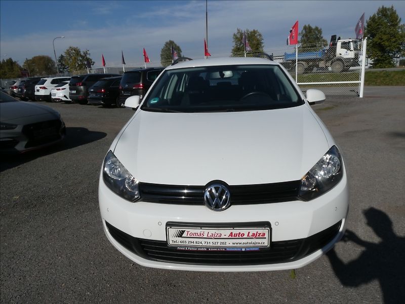Volkswagen Golf 1,2 TSi 77kW serviska, klima - fotka 2 z 42