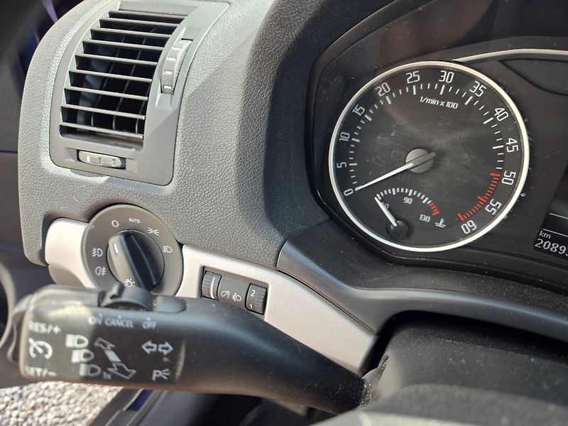 Škoda Octavia (2013) 2.0 TDI Serviska - fotka 14 z 31