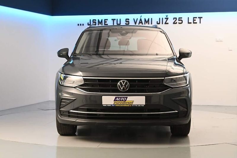 Volkswagen Tiguan (2023) 2.0 4MOTION LED DSG Life ACC T - fotka 3 z 37