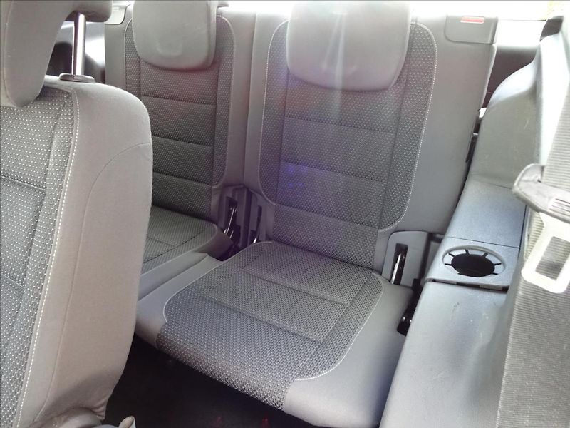 Volkswagen Touran 2,0 TDI 103kW 7.MÍST - fotka 23 z 55