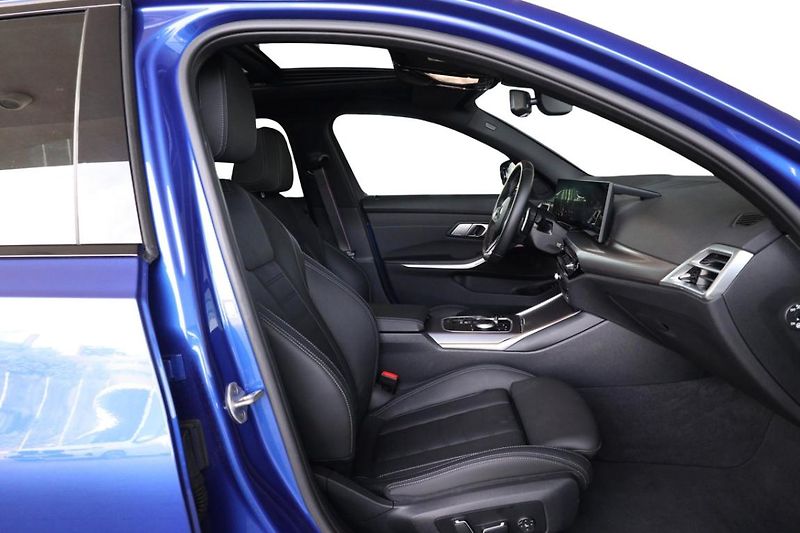 BMW Řada 3 M340d xDrive Touring - fotka 22 z 31
