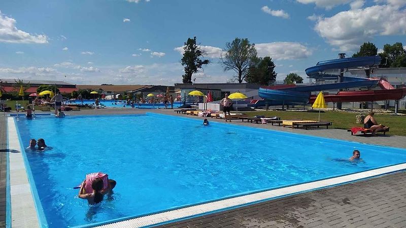 Ve venkovním areálu si užijí děti i dospělí.