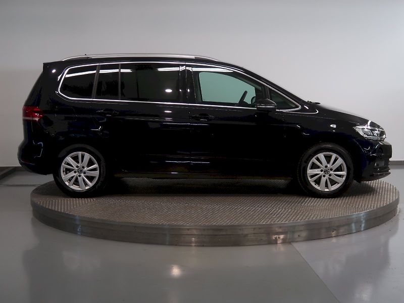 Volkswagen Touran (2023) HIGHLINE 2.0TDI 110KW DSG CZ - fotka 8 z 42