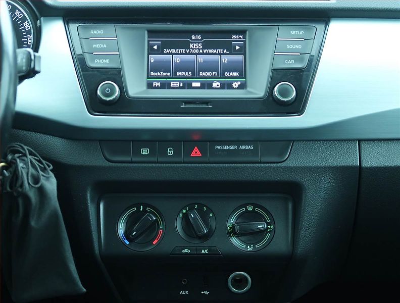 Škoda Fabia (2016) Ambiente 1.2 TSI, Serv.kniha - fotka 12 z 15