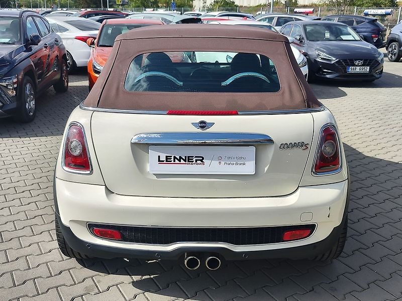 Mini Cooper S 1.6 Turbo/128kW - fotka 11 z 32