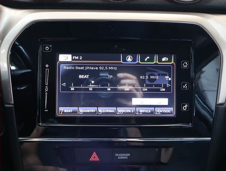 Suzuki Vitara (2017) 1.6 VVT, Kůže, Navi, Tempomat - fotka 13 z 22