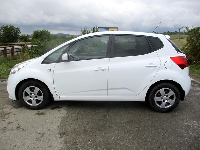 Kia Venga 1.6i 91kW AUTOMAT*NAVI*VÝHŘEV - fotka 11 z 50