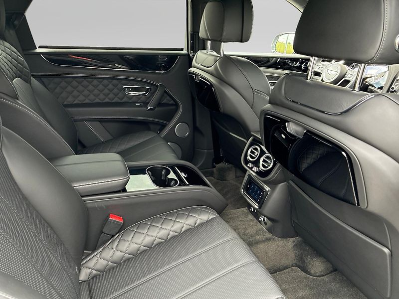 Bentley Bentayga W12 - fotka 8 z 14