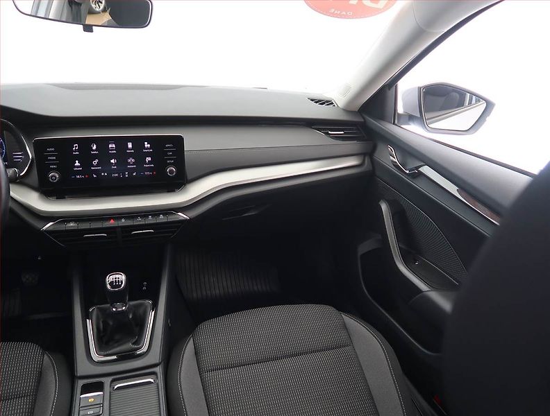 Škoda Octavia (2023) Ambition 2.0 TDI, ČR,1.maj - fotka 8 z 25
