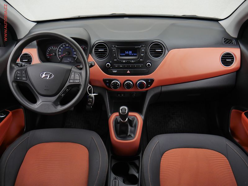 Hyundai i10 (2014) 1.0i, ČR, AC, temp - fotka 8 z 18