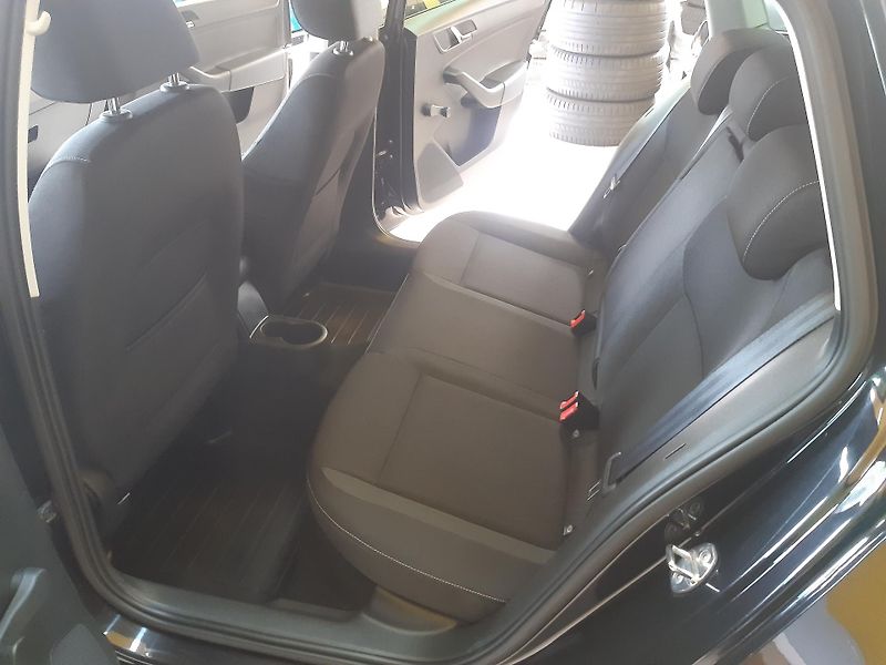 Škoda Rapid 1.2 TSI DIGIKLIMA TAŽNÉ        - fotka 16 z 21