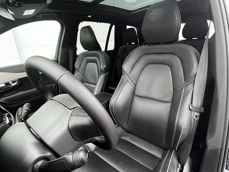 Volvo XC90 Plus Bright B5 AWD 173kW - fotka 22 z 31