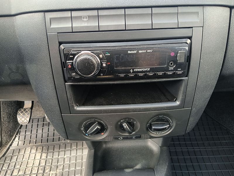 Škoda Fabia 1.2 HTP Classic COOL - fotka 13 z 26
