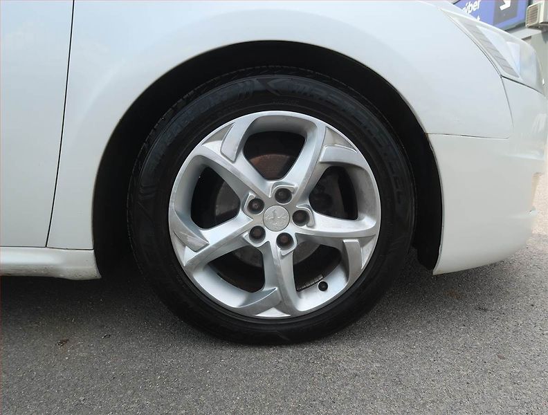 Peugeot 508 (2011) 2.0 HDi, Tempomat - fotka 14 z 17