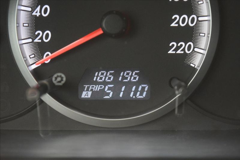 Mazda 5 1,8 i 85KW 7MÍST TAŽNÉ - fotka 35 z 45