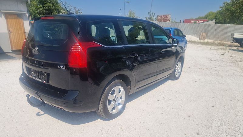 Peugeot 5008 1,6 HDI - fotka 6 z 10