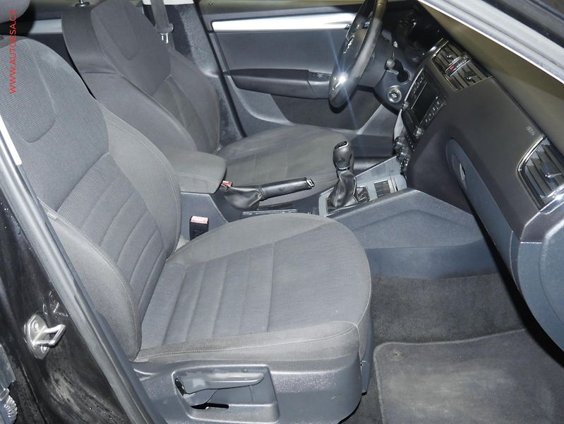 Škoda Octavia (2014) 1.6 TDi, ČR, Elegance, STK2 - fotka 12 z 18