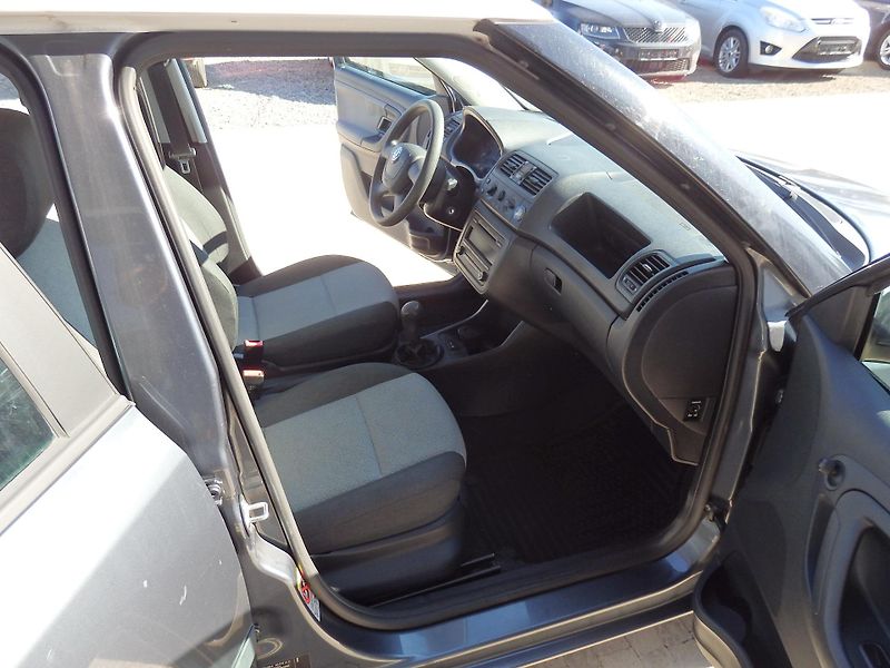 Škoda Fabia 1.4 16V KLIMATIZACE, ASR - fotka 10 z 24