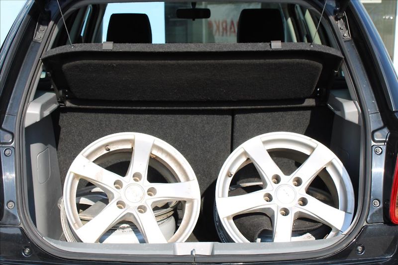 Suzuki SX4 1,6 VVT  4x4,KEYLESS,TAŽNÉ - fotka 21 z 25