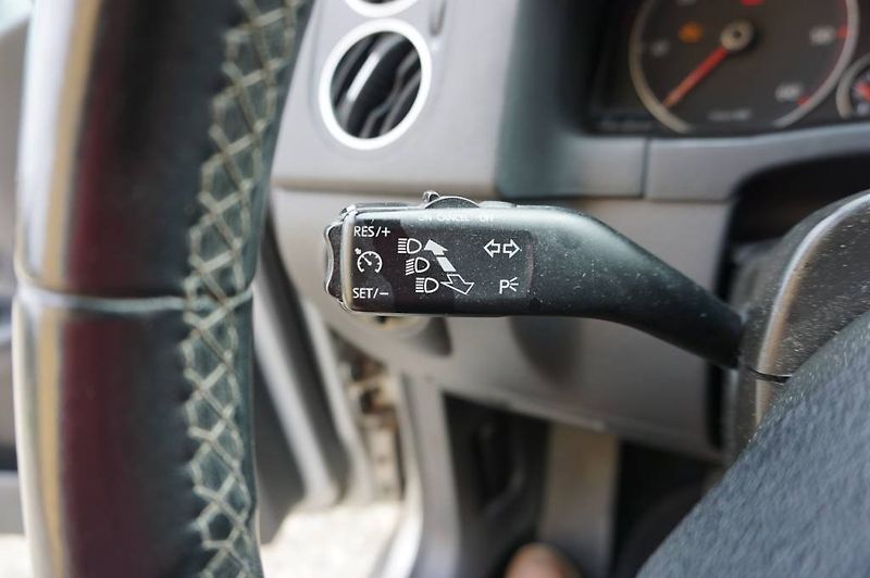 Volkswagen Golf Plus (2008) 1,9 - fotka 18 z 24