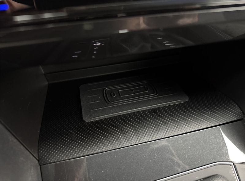 Volkswagen Tiguan 1,5 TSi DSG HUD KAMERA TAŽNÉ - fotka 29 z 50
