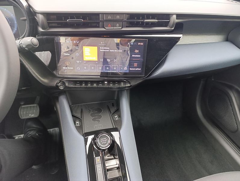 Alfa Romeo Junior (2026) Ibrida 1,2 145k eDCT6 - fotka 13 z 17