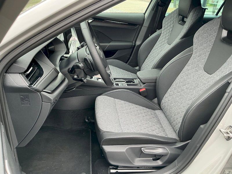 Škoda Octavia (2026) Combi 2.0 TDI DSG Sportline - fotka 21 z 38