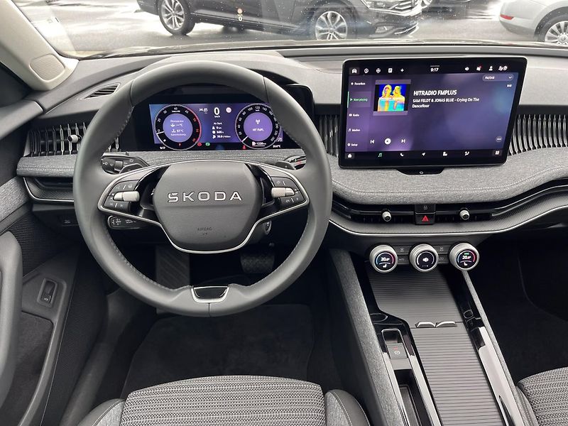 Škoda Superb TDI Selection Pano Matrix HuD - fotka 11 z 15