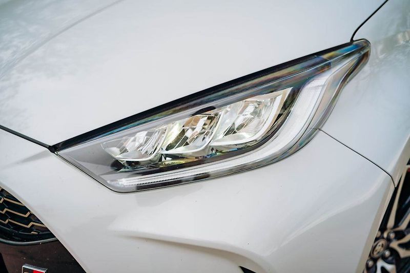 Toyota Yaris (2023) 1.5 VVT-i Hybrid - fotka 7 z 32