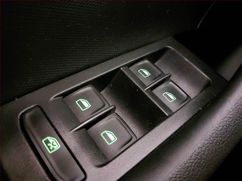 Škoda Rapid (2014) Ambition 1.2 TSI, Tempomat - fotka 17 z 17