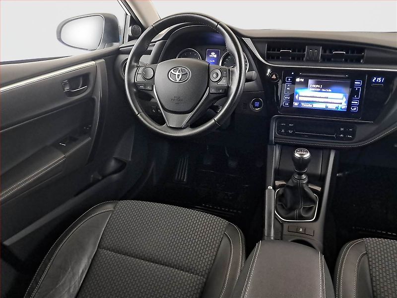 Toyota Corolla (2017) Style 1.6 Valvematic - fotka 7 z 20