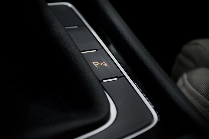 Volkswagen Golf Variant 7 1.4 TSI 92 kW Highline - fotka 24 z 32