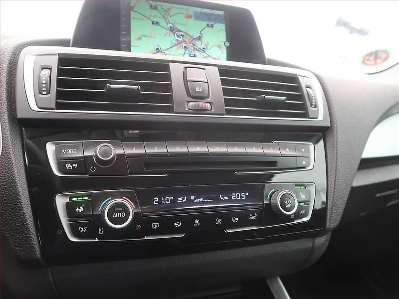 BMW Řada 2 (2015) Sport Line 218d, Navi - fotka 17 z 17