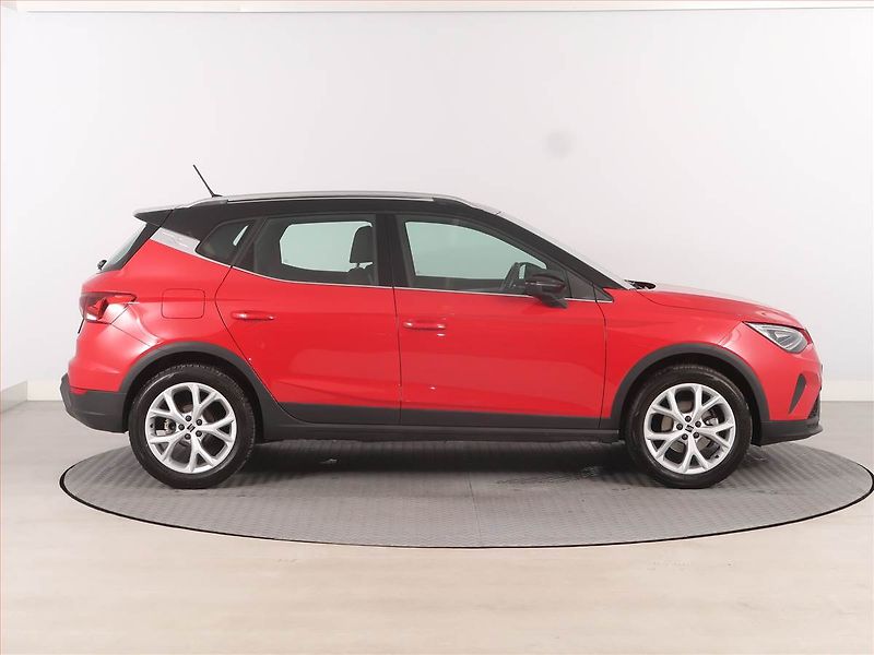 Seat Arona (2024) FR 1.0 TSI, Serv.kniha, Navi - fotka 6 z 12