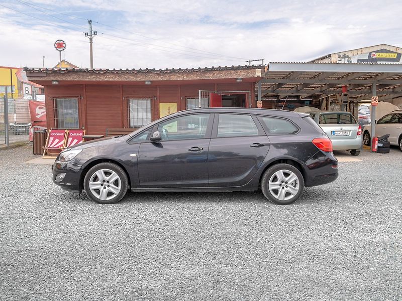 Opel Astra (2012) 1.4i 16V 74KW – SERVISKA - fotka 8 z 45